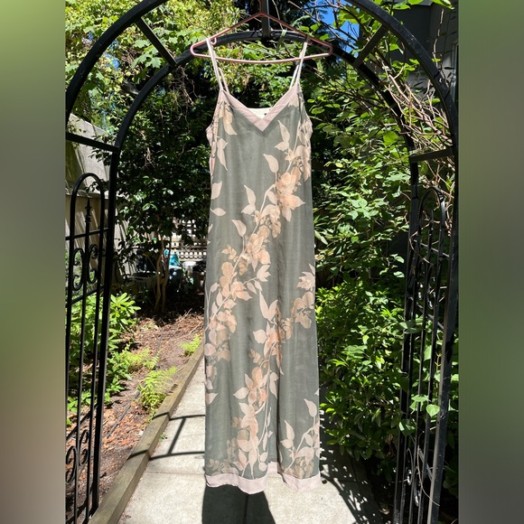 Staring at stars Vneck sheer slip maxi dress with hand made under slip - Picture 1 of 8
